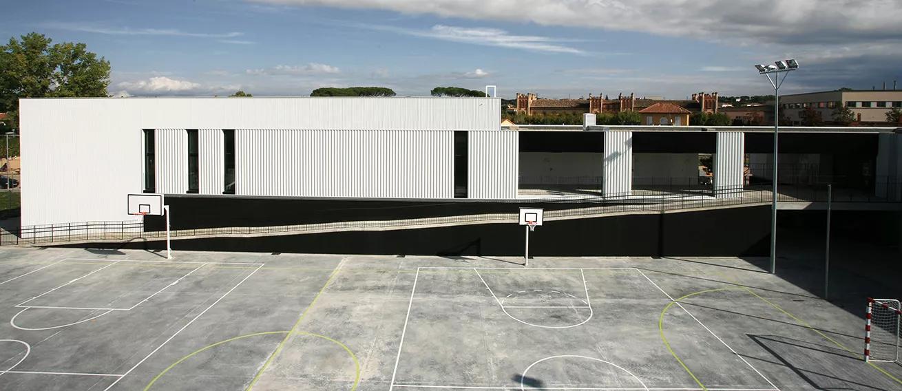 façana pati CEIP La Benaula