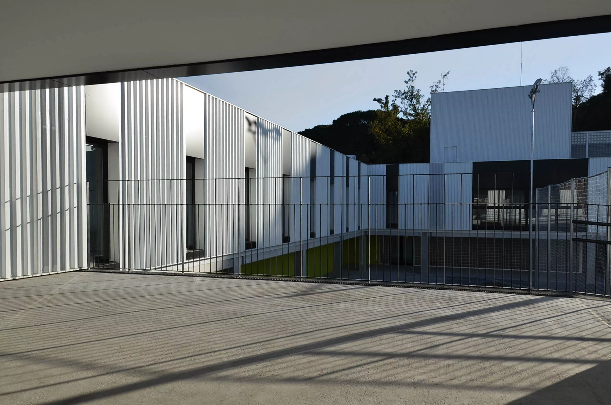 façana pati CEIP La Benaula